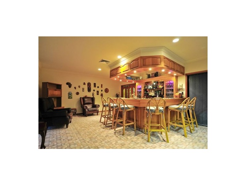 73 Bleasby Rd, Eight Mile Plains QLD 4113