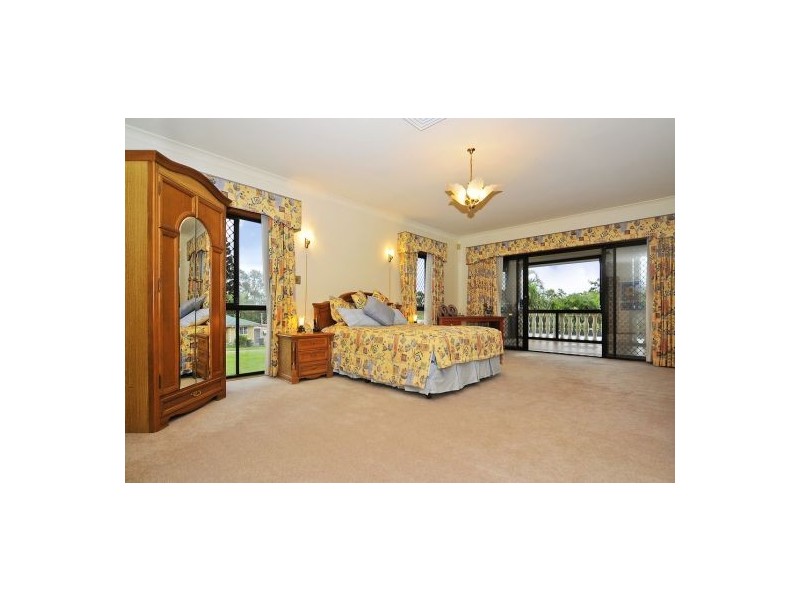 73 Bleasby Rd, Eight Mile Plains QLD 4113