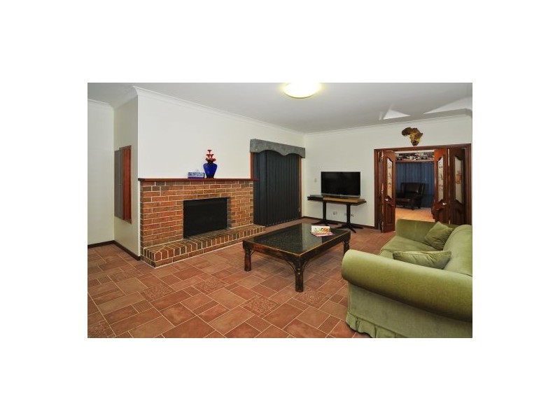 73 Bleasby Rd, Eight Mile Plains QLD 4113