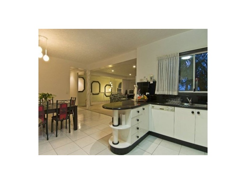 Highland Park QLD 4211