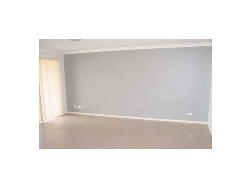 31 Sunrise Cr, Regents Park QLD 4118