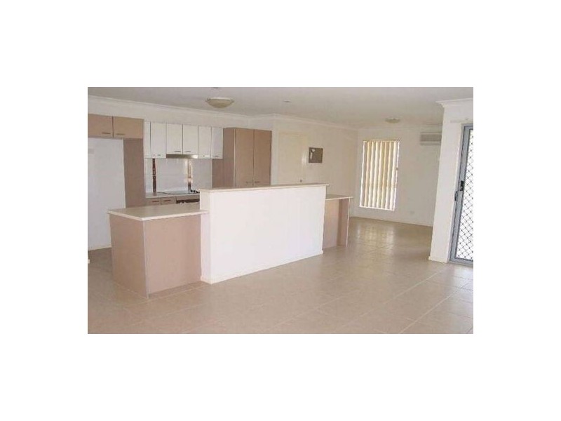 31 Sunrise Cr, Regents Park QLD 4118