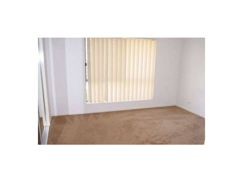 31 Sunrise Cr, Regents Park QLD 4118