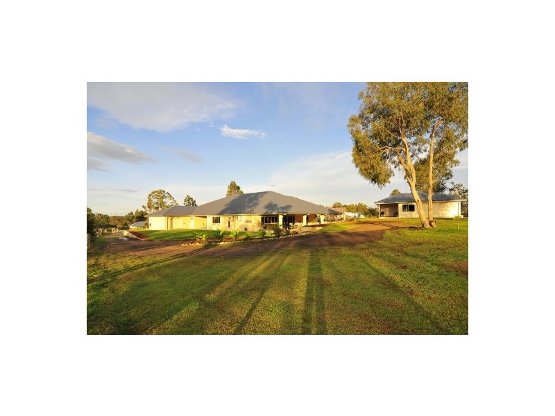 31 Border Cres, New Beith QLD 4124