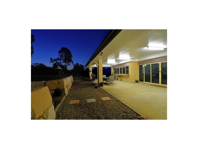 31 Border Cres, New Beith QLD 4124