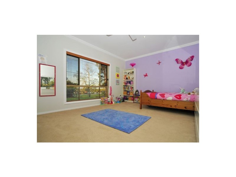 31 Border Cres, New Beith QLD 4124