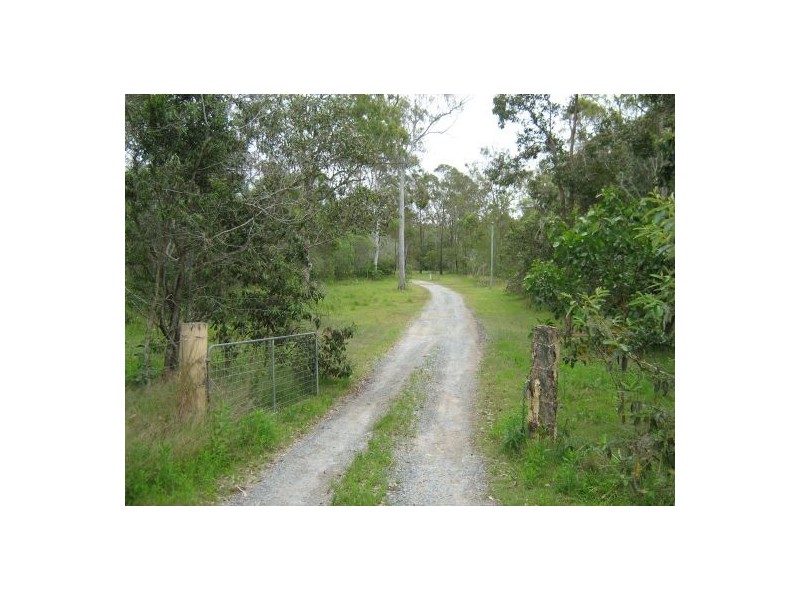 99 Smith Rd, Park Ridge South QLD 4125