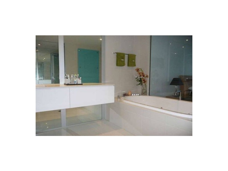 305/9 Hamilton Ave, Surfers Paradise QLD 4217