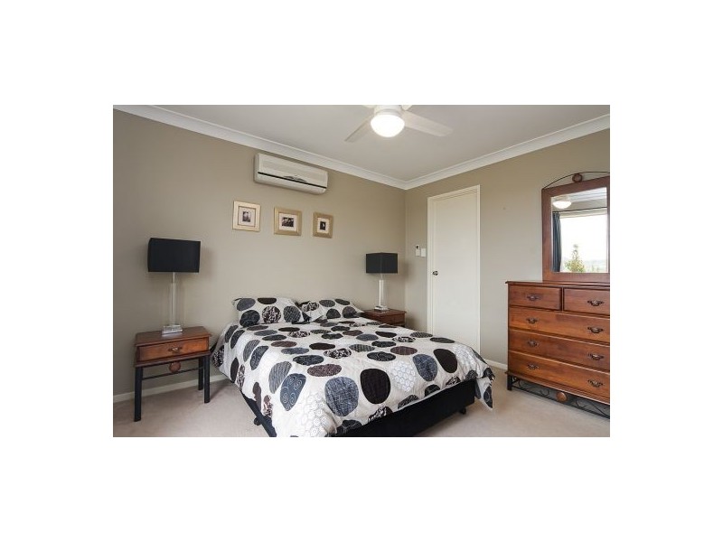 9 Samia Ct, Regents Park QLD 4118