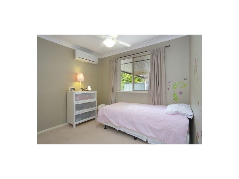 9 Samia Ct, Regents Park QLD 4118