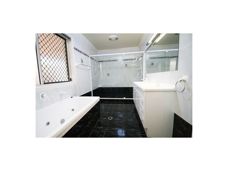 30A Corypha Cr, Calamvale QLD 4116