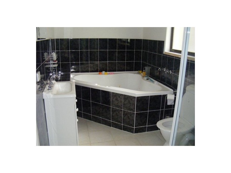 19 Warrungen Way, Ashmore QLD 4214