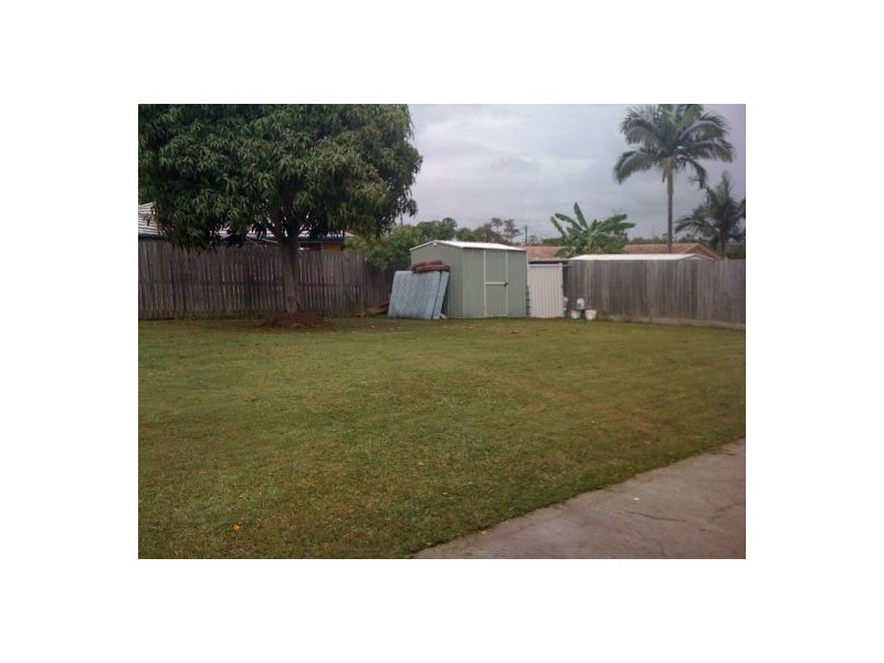 77 Barossa St, Kingston QLD 4114