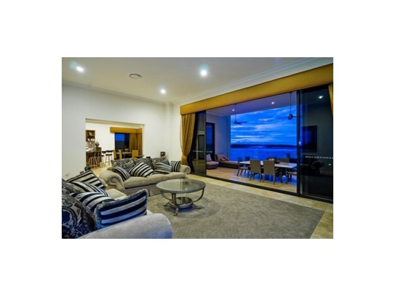 Paradise Point QLD 4216