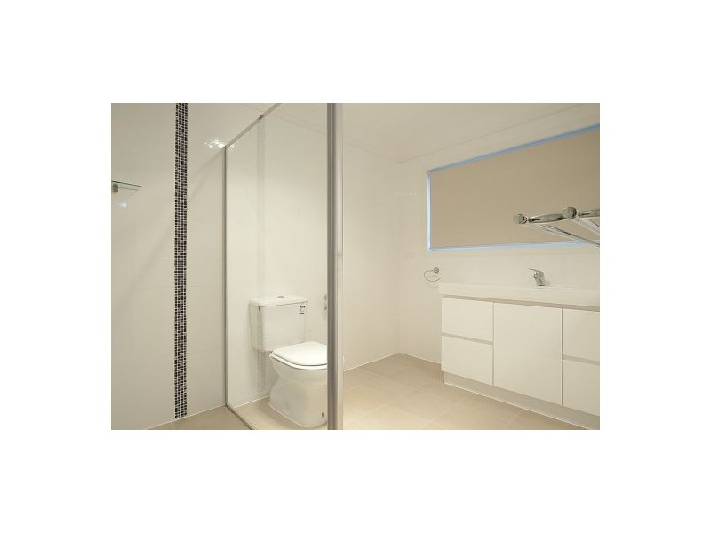 6 Denver Grove, Regents Park QLD 4118