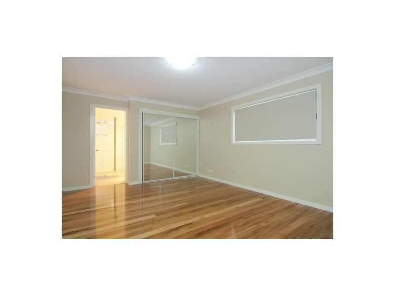 6 Denver Grove, Regents Park QLD 4118