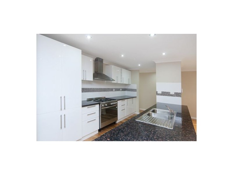 6 Denver Grove, Regents Park QLD 4118