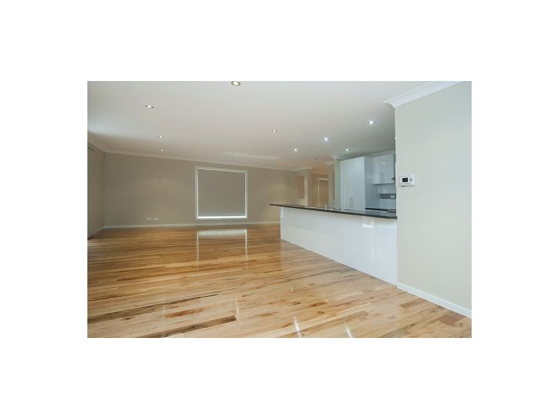 6 Denver Grove, Regents Park QLD 4118