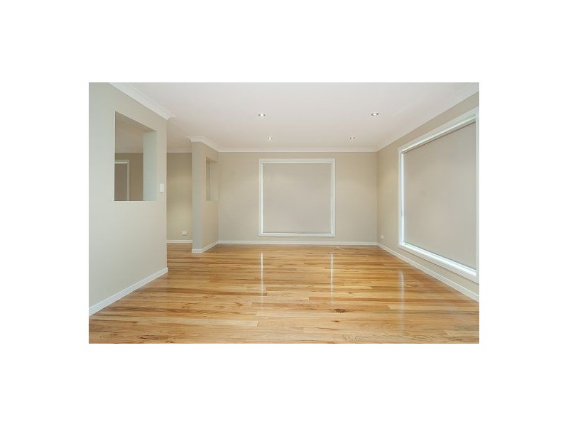 6 Denver Grove, Regents Park QLD 4118