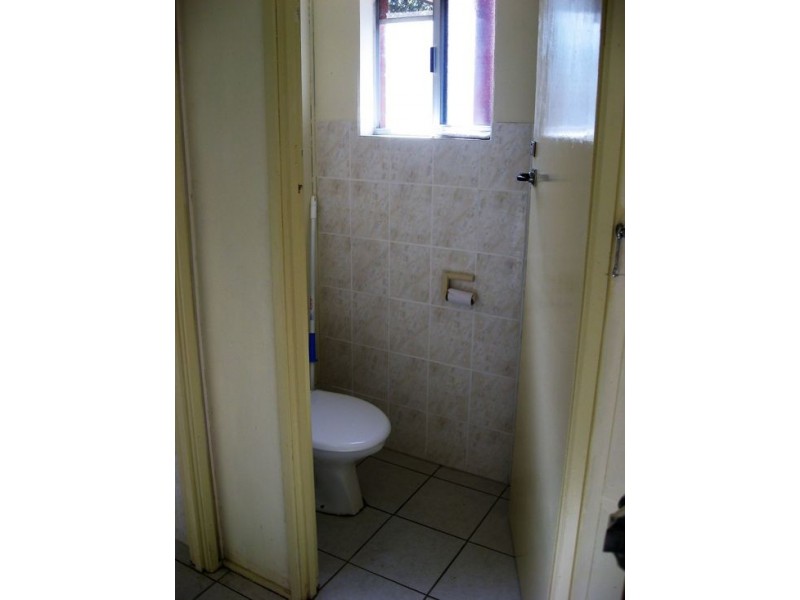 15 Love St, Fairfield QLD 4103