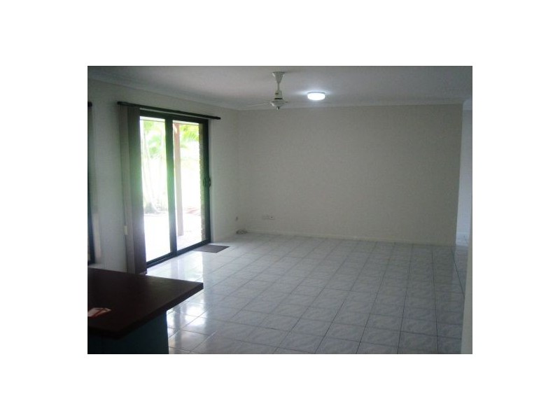 no.42 Gordonia Dr, Regents Park QLD 4118