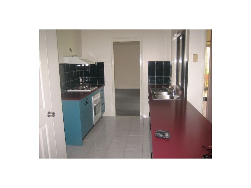 no.42 Gordonia Dr, Regents Park QLD 4118