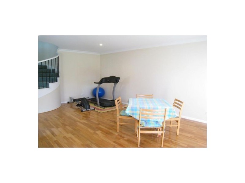 25A. Parnassus St, Robertson QLD 4109