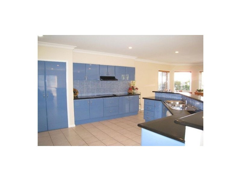 25A. Parnassus St, Robertson QLD 4109