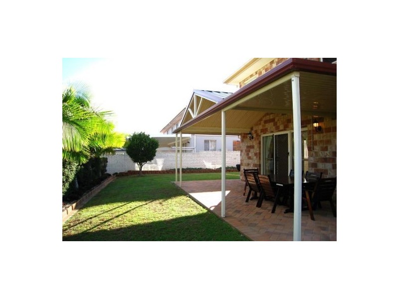 25A. Parnassus St, Robertson QLD 4109