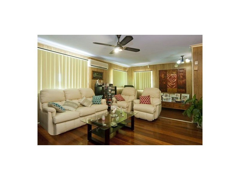 51 Smith Rd, Woodridge QLD 4114