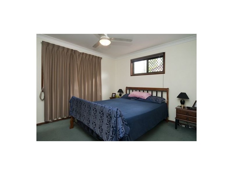 24 Homebush Dr, Regents Park QLD 4118