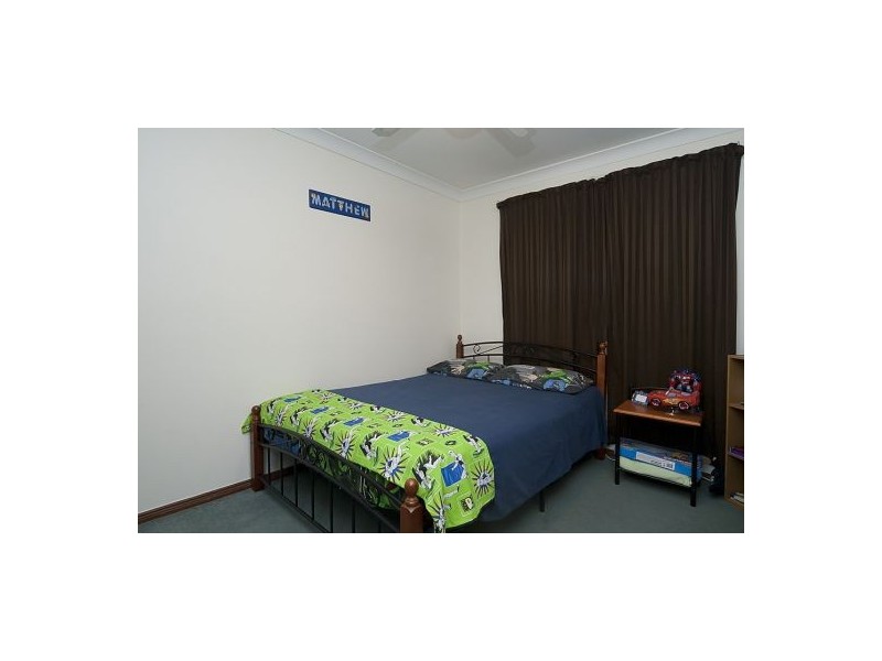 24 Homebush Dr, Regents Park QLD 4118