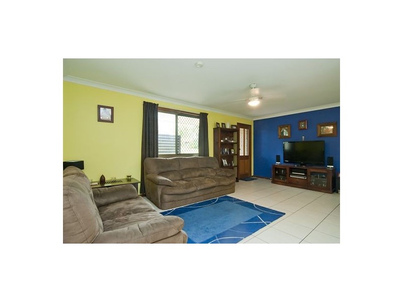 24 Homebush Dr, Regents Park QLD 4118