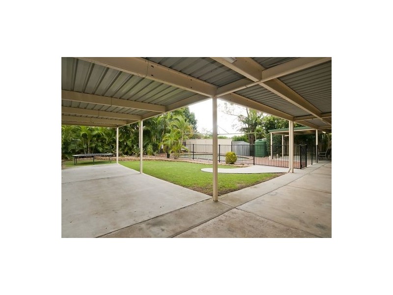 24 Homebush Dr, Regents Park QLD 4118