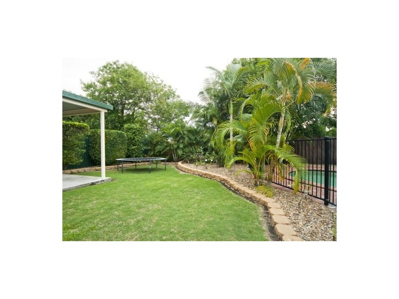 24 Homebush Dr, Regents Park QLD 4118