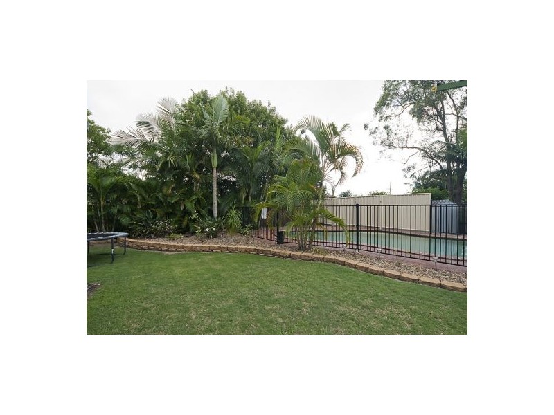 24 Homebush Dr, Regents Park QLD 4118