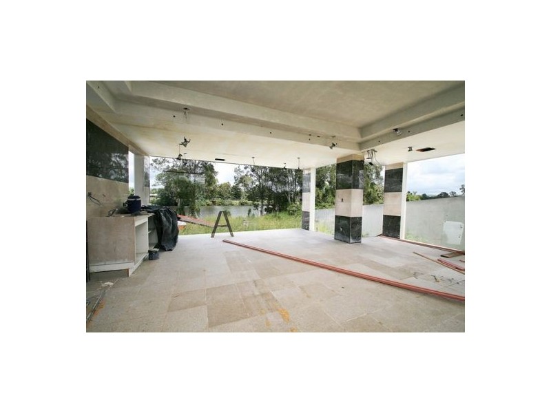 3034 The Boulevard, Benowa QLD 4217