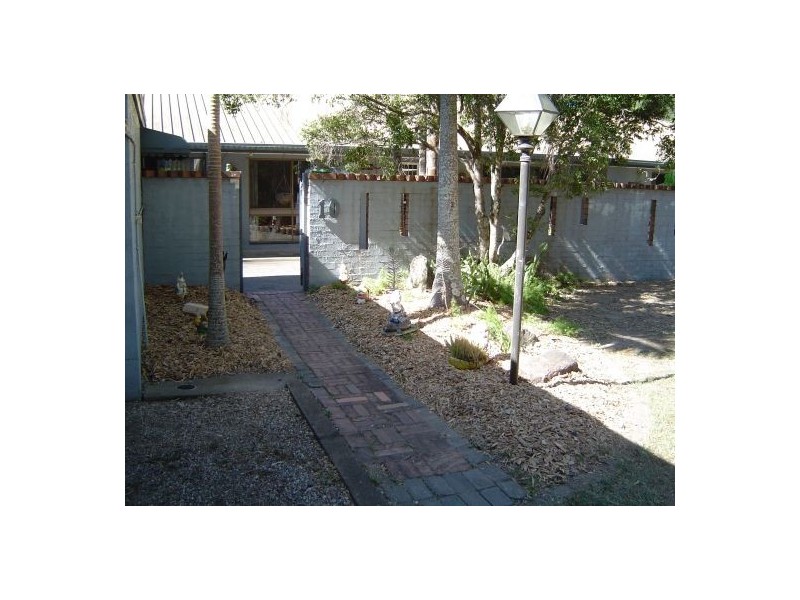 10-12 Pinelands St, Loganlea QLD 4131