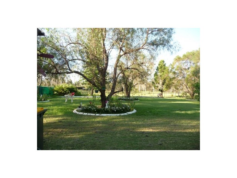 27 Taylors Rd, Walloon QLD 4306