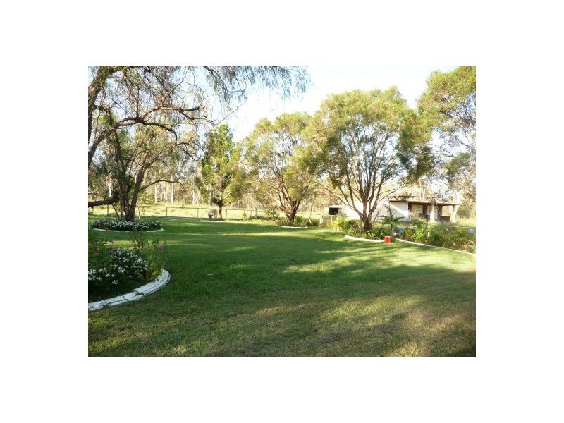 27 Taylors Rd, Walloon QLD 4306