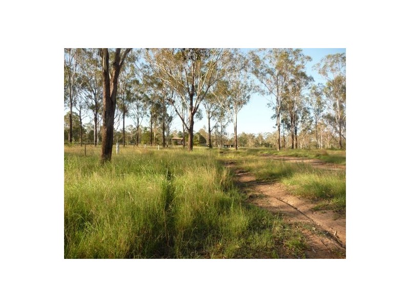 27 Taylors Rd, Walloon QLD 4306