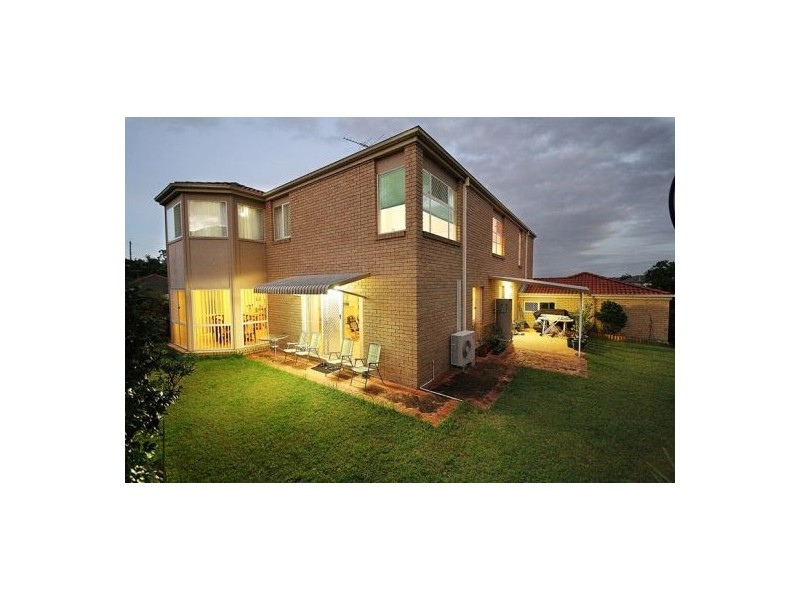 8 Paddington Cr, Stretton QLD 4116