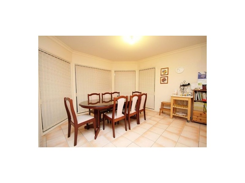 8 Paddington Cr, Stretton QLD 4116