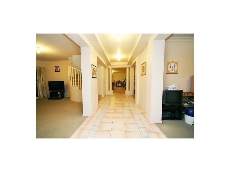 8 Paddington Cr, Stretton QLD 4116