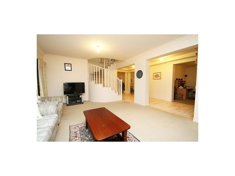 8 Paddington Cr, Stretton QLD 4116