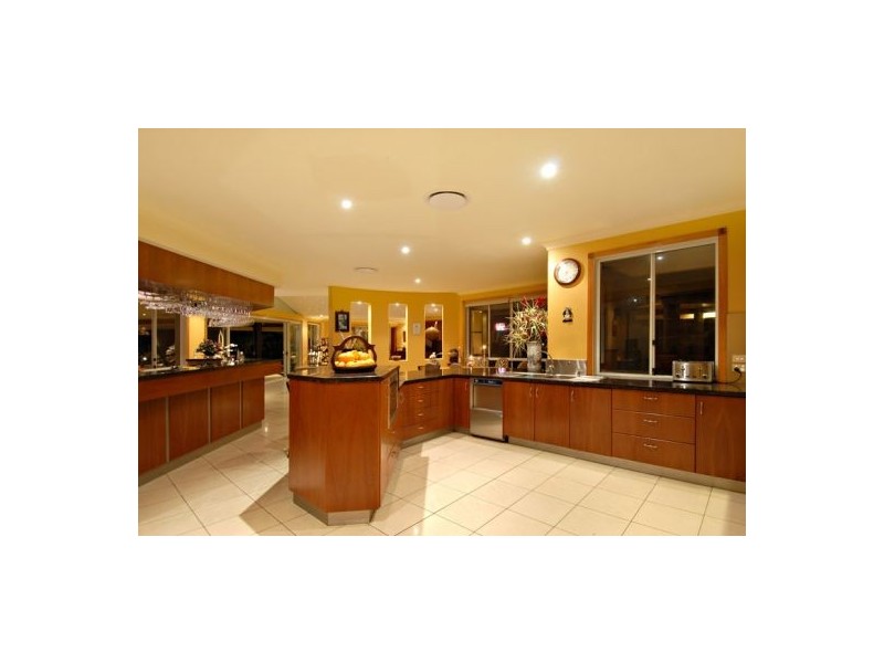 41 Peronne Pl, Brookfield QLD 4069