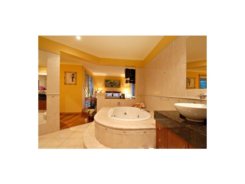 41 Peronne Pl, Brookfield QLD 4069