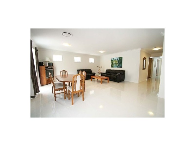 8 Langford Street, Eight Mile Plains QLD 4113