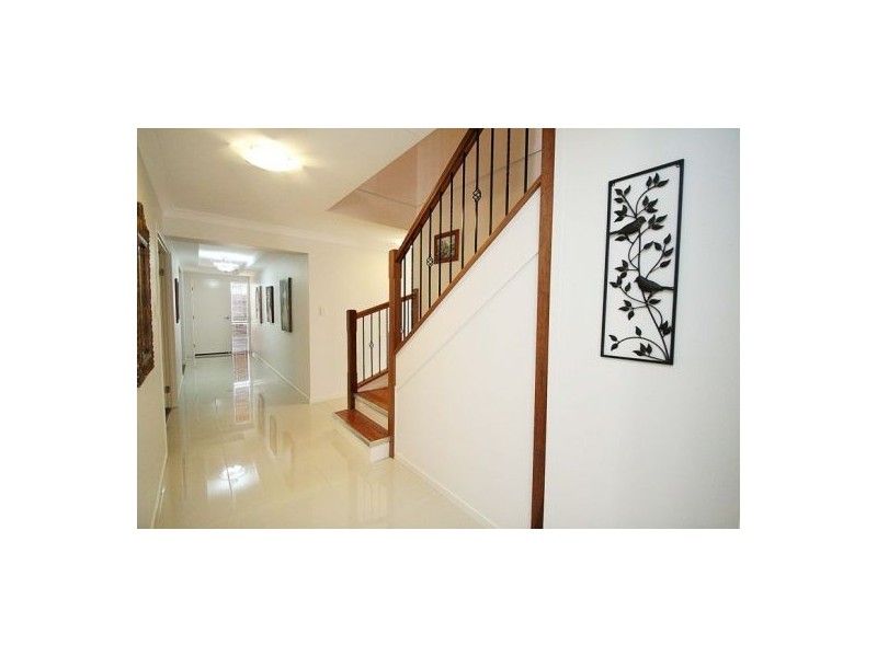 8 Langford Street, Eight Mile Plains QLD 4113