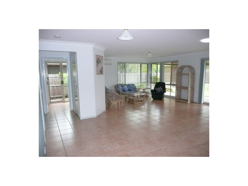 3 Lake Breeze Dr, Loganholme QLD 4129